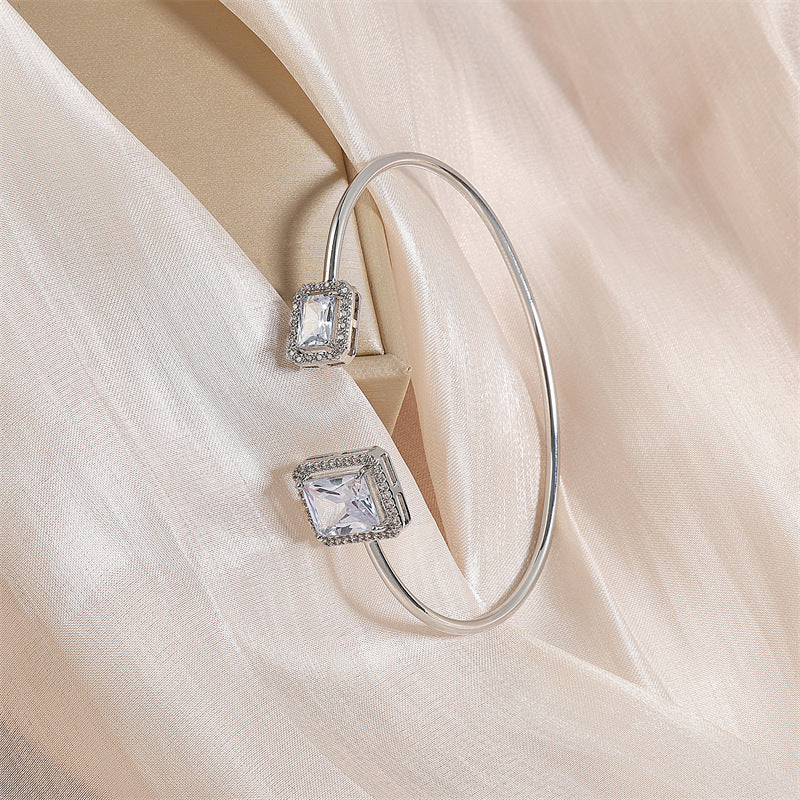 Simple Bracelet Bracelet High-grade Water Drop Inlaid Square Diamond